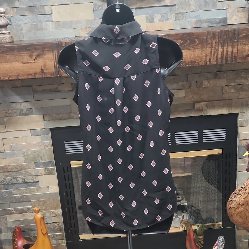EXPRESS Sleeveless button-down top - Picture 6 of 10
